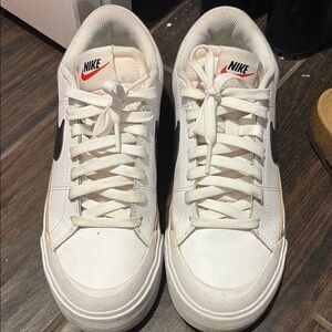 Nike White and Black Casual Sneakers